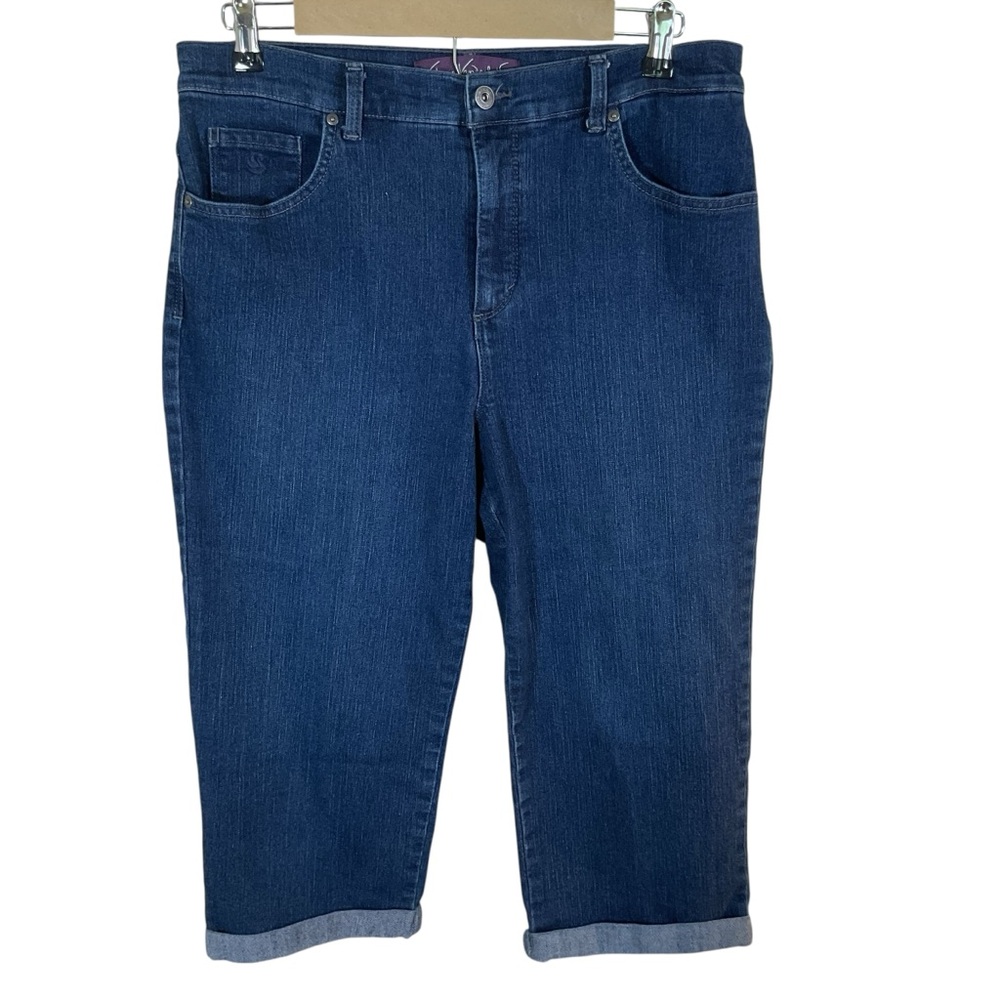 Gloria Vanderbilt Amanda Women’s Denim Distressed Capris. Size 12